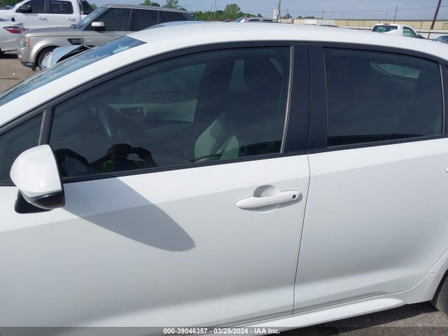 Toyota COROLLA LE 2022 JTDEPMAE8N3027925 Image 14