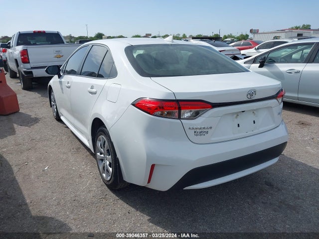 Toyota COROLLA LE 2022 JTDEPMAE8N3027925 Image 3