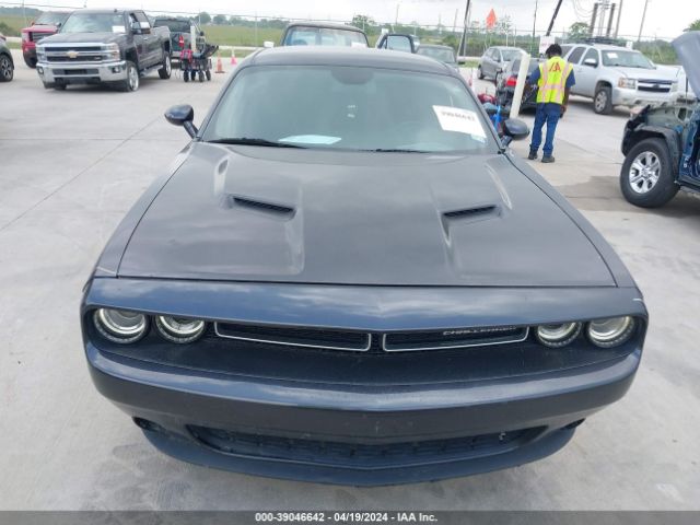 2C3CDZAG7JH183688 Dodge Challenger Sxt