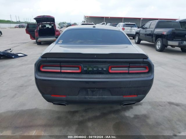 2C3CDZAG7JH183688 Dodge Challenger Sxt