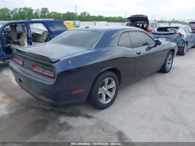 2C3CDZAG7JH183688 Dodge Challenger Sxt