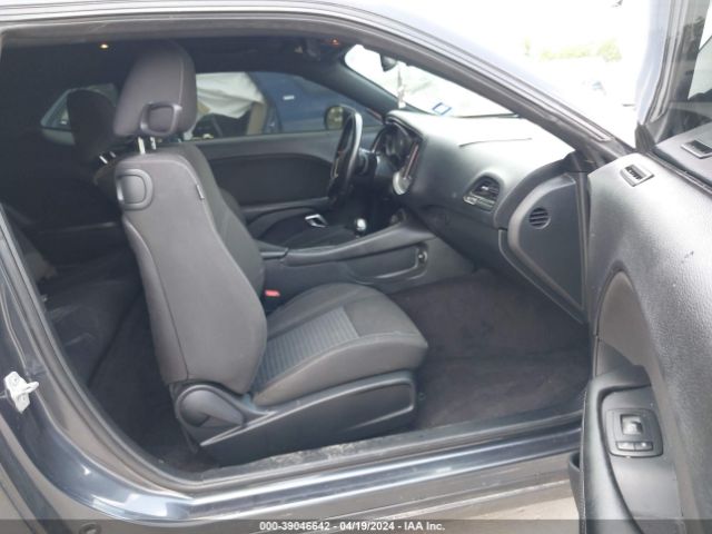 2C3CDZAG7JH183688 Dodge Challenger Sxt