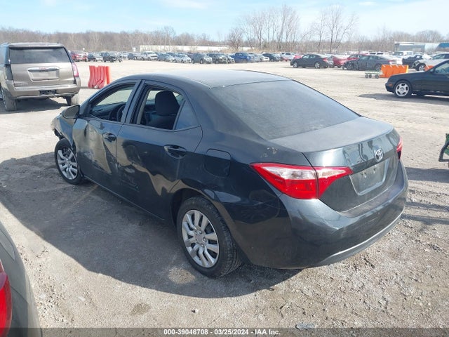 Toyota COROLLA LE 2018 5YFBURHE2JP755739 Image 3