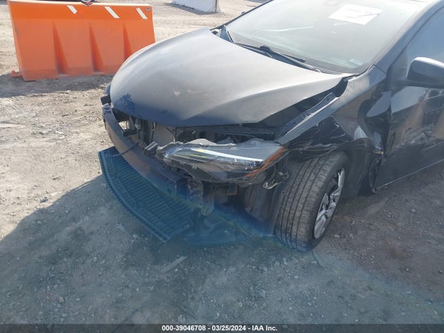 Toyota COROLLA LE 2018 5YFBURHE2JP755739 Image 6