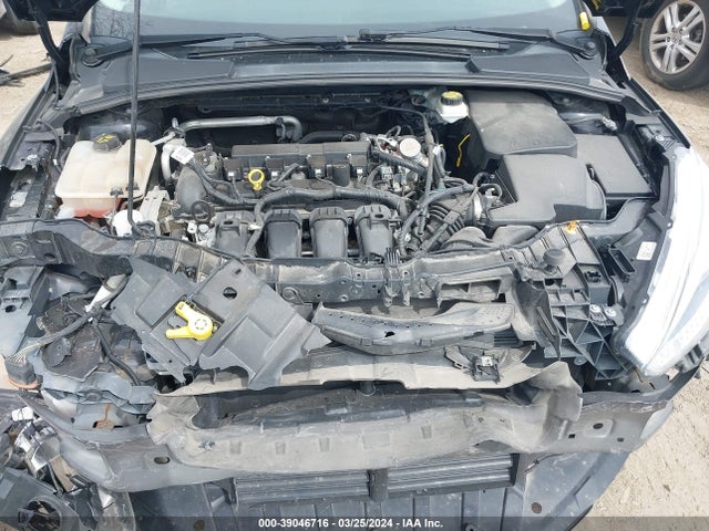 Ford FOCUS SE 2017 1FADP3K25HL302476 Image 10