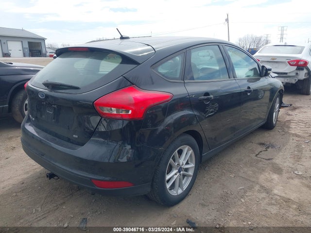 Ford FOCUS SE 2017 1FADP3K25HL302476 Image 4