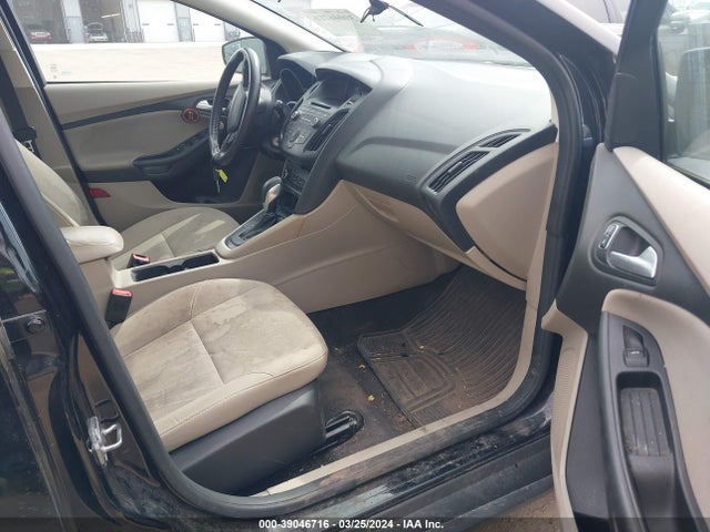 Ford FOCUS SE 2017 1FADP3K25HL302476 Image 5