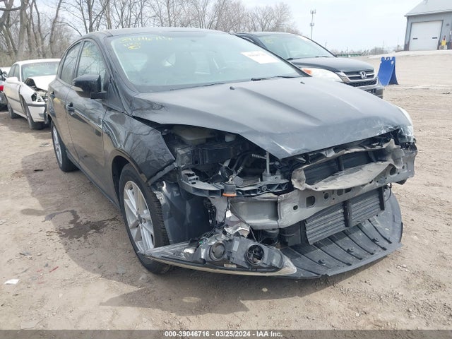 Ford FOCUS SE 2017 1FADP3K25HL302476 Image 6