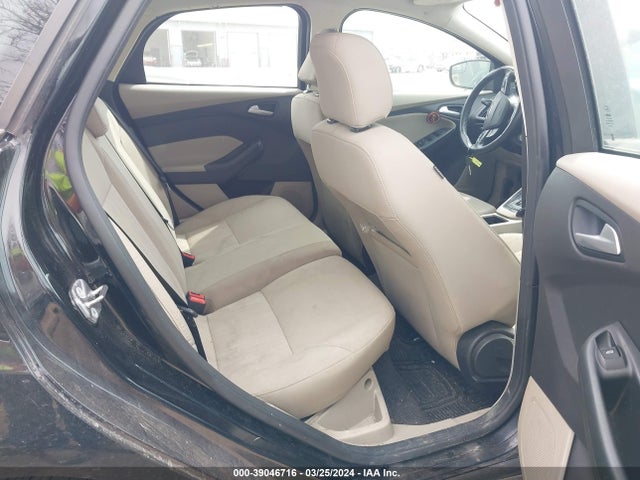 Ford FOCUS SE 2017 1FADP3K25HL302476 Image 8