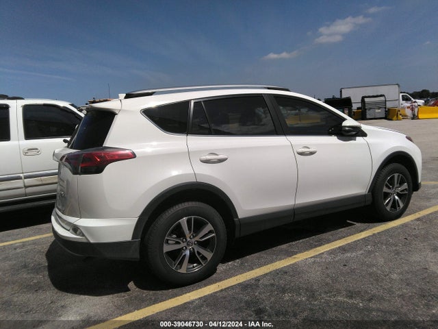 Toyota Rav4 Xle 2017 JTMWFREV4HD101404 Image 13