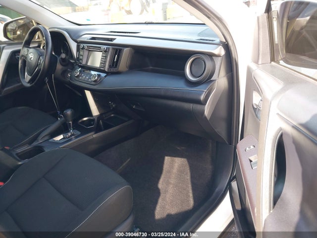 Toyota Rav4 Xle 2017 JTMWFREV4HD101404 Image 5