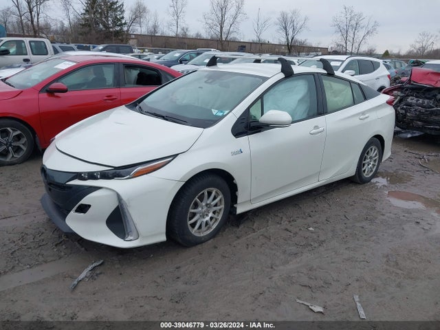 Toyota Prius Prime Plus 2017 JTDKARFP5H3042964 Image 2