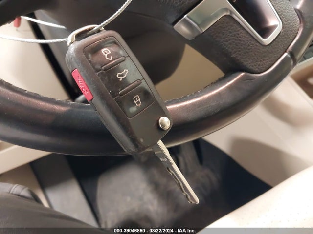 WVGBV7AX9HK028504 Volkswagen Tiguan 2.0t/2.0t S