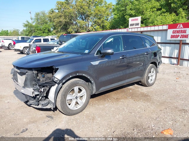 KIA SORENTO LX 2022 5XYRG4LC5NG079005 Image 2