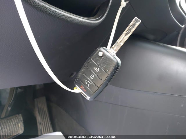 KIA Soul 2016 KNDJN2A21G7832580 Image 11