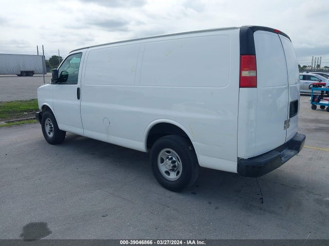 Chevrolet Express 2500 Work Van 2017 1GCWGAFF5H1116128 Image 3