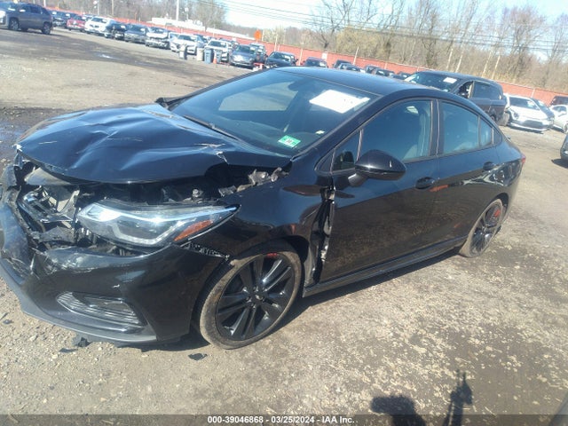 Chevrolet Cruze Lt Auto 2018 1G1BE5SM9J7144039 Image 2
