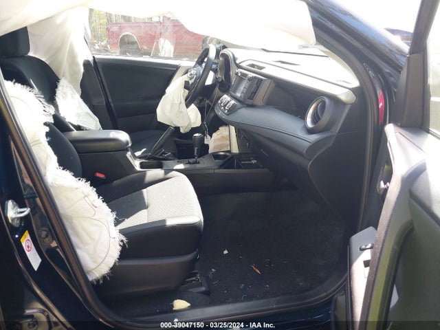 Toyota RAV4 LE 2018 2T3ZFREV5JW480337 Image 5
