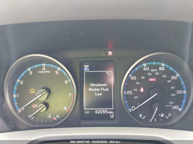 Toyota RAV4 LE 2018 2T3ZFREV5JW480337 Image 7