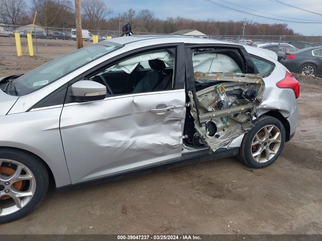 Ford Focus Titanium 2014 1FADP3N28EL182826 Image 6