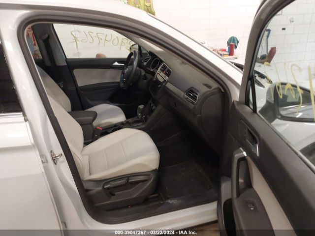 2019 VOLKSWAGEN TIGUAN 3VV2B7AX1KM070566 Photo 4