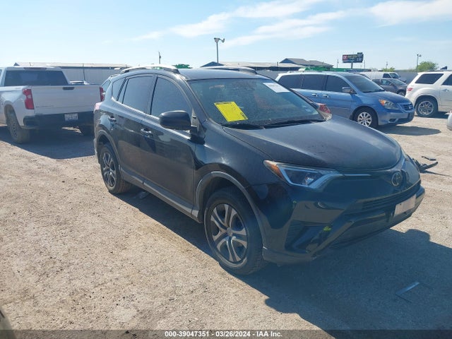 Toyota RAV4 LE 2018 2T3ZFREV3JW497122 Image 1