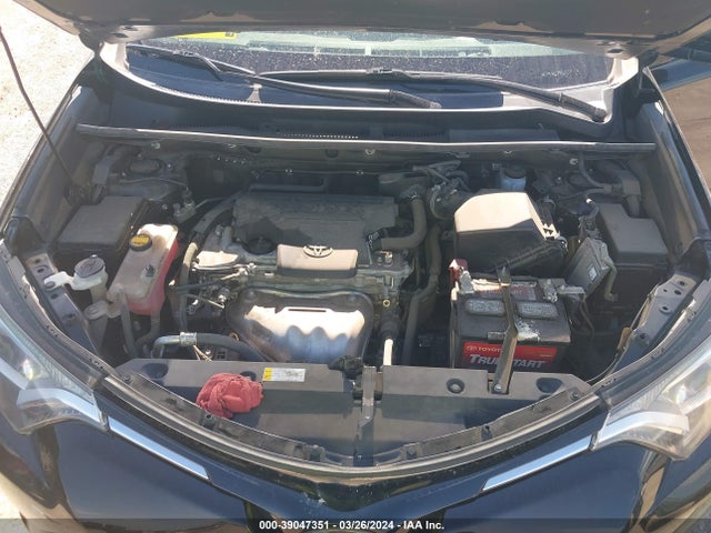 Toyota RAV4 LE 2018 2T3ZFREV3JW497122 Image 10