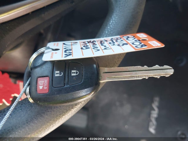 Toyota RAV4 LE 2018 2T3ZFREV3JW497122 Image 11