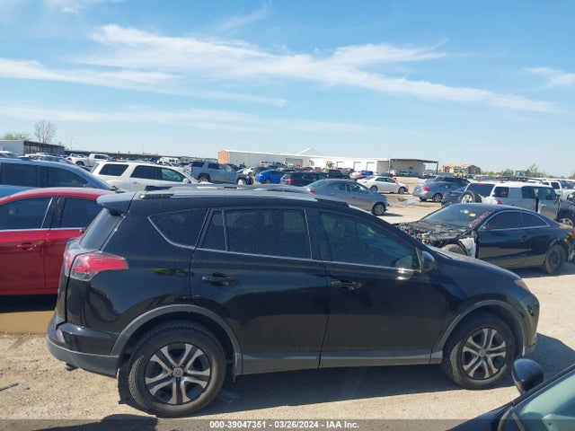 Toyota RAV4 LE 2018 2T3ZFREV3JW497122 Image 13