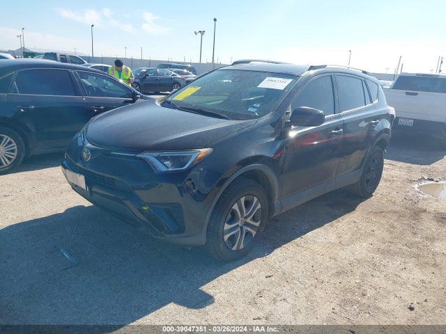 Toyota RAV4 LE 2018 2T3ZFREV3JW497122 Image 2