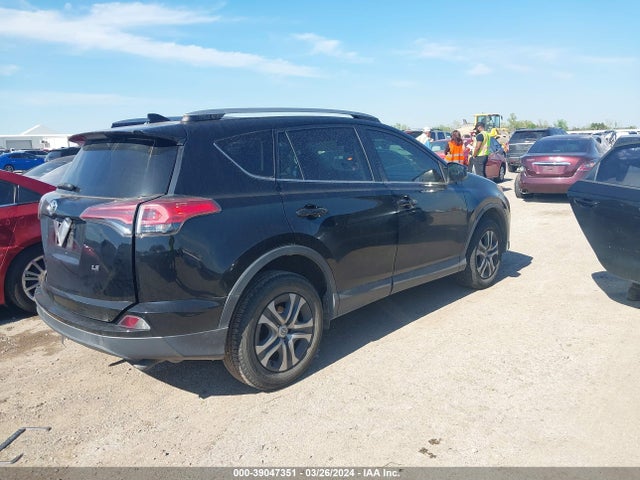 Toyota RAV4 LE 2018 2T3ZFREV3JW497122 Image 4