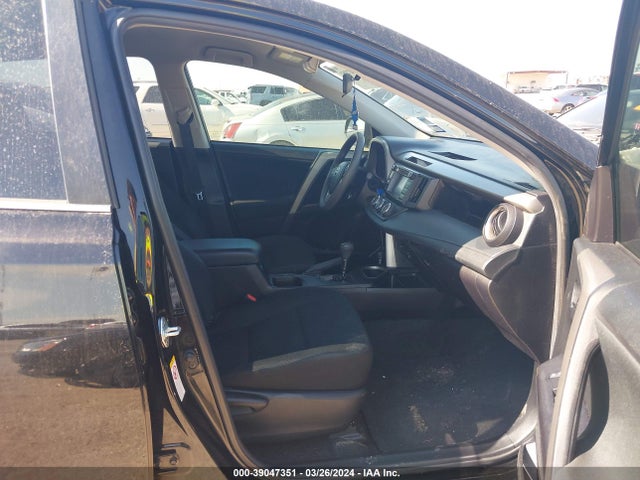 Toyota RAV4 LE 2018 2T3ZFREV3JW497122 Image 5