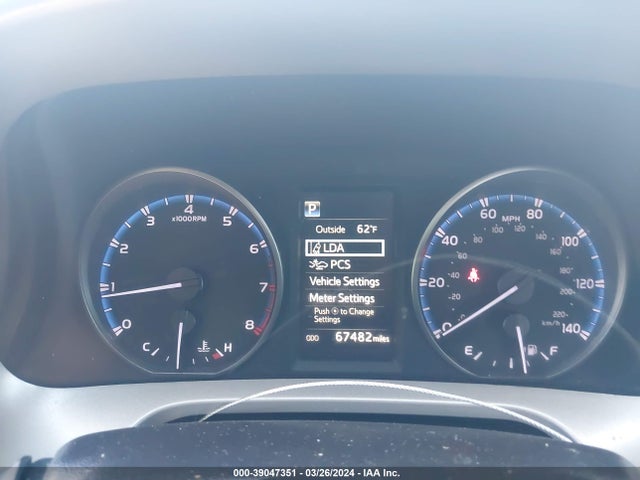 Toyota RAV4 LE 2018 2T3ZFREV3JW497122 Image 7