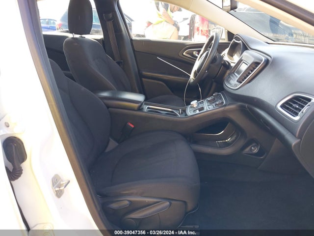 Chrysler 200 Limited 2015 1C3CCCAB9FN578295 Image 5