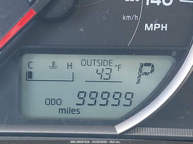 JTMRFREV4FJ046108 Toyota Rav4 Xle