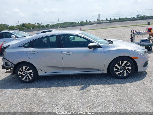 Honda CIVIC EX 2018 2HGFC2F85JH527461 Image 13