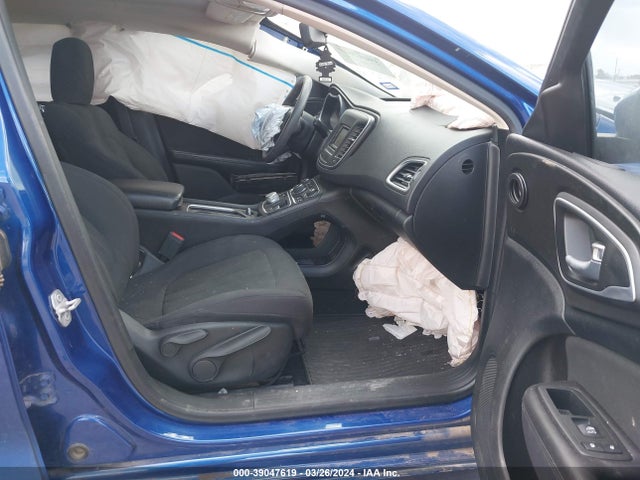 Chrysler 200 Limited 2015 1C3CCCAB3FN560911 Image 5