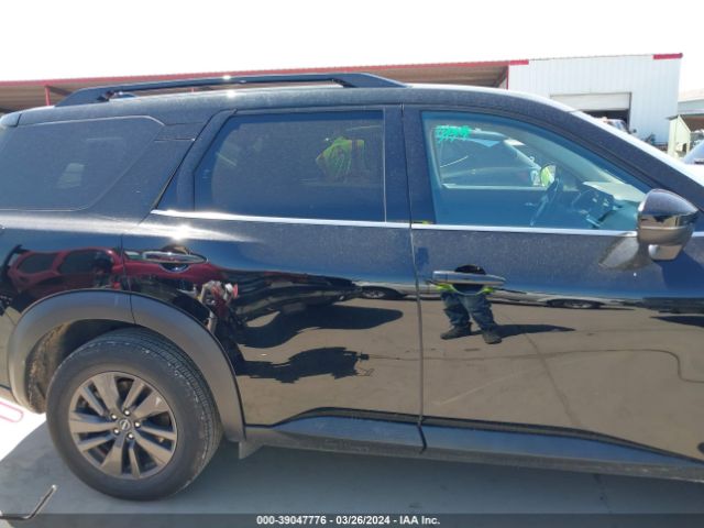 5N1DR3BA2NC213175 Nissan Pathfinder Sv 2wd