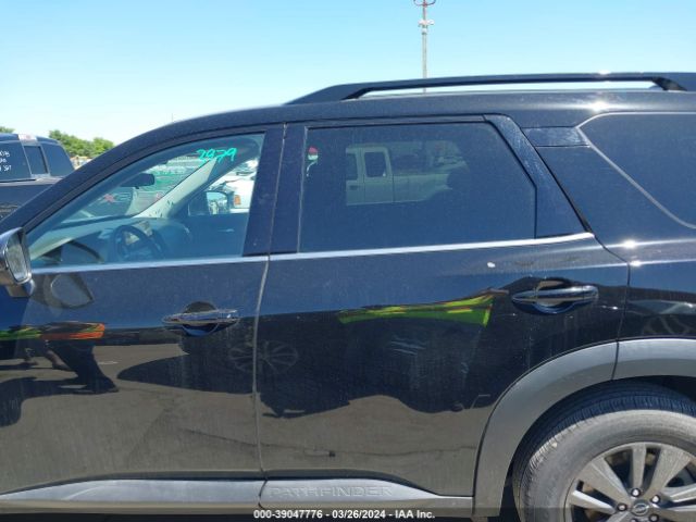 5N1DR3BA2NC213175 Nissan Pathfinder Sv 2wd