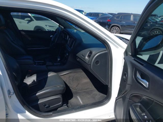 2C3CDXJG0GH181200 Dodge Charger Sxt