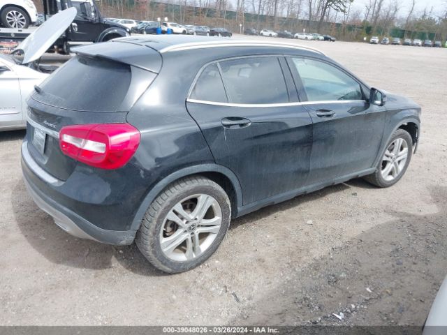 2018 MERCEDES-BENZ GLA WDCTG4GB2JJ488591 Photo 3