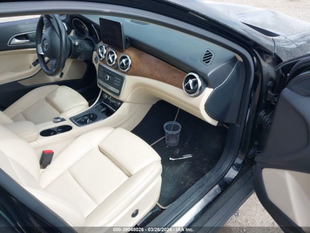 2018 MERCEDES-BENZ GLA WDCTG4GB2JJ488591 Photo 4