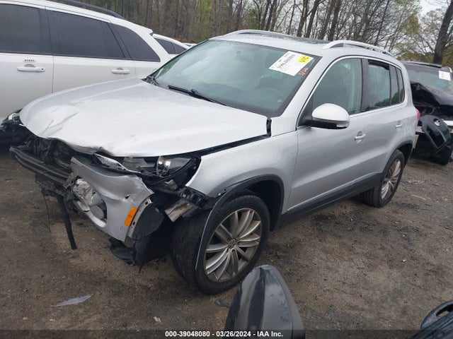 Volkswagen TIGUAN SE 2015 WVGAV7AX5FW604784 Image 2