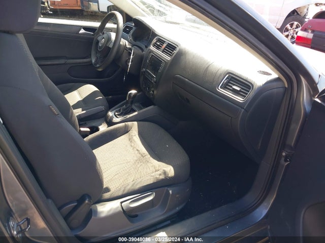 3VW2K7AJ6EM233255 Volkswagen Jetta 2.0l S