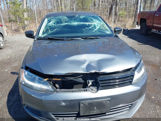 3VW2K7AJ6EM233255 Volkswagen Jetta 2.0l S