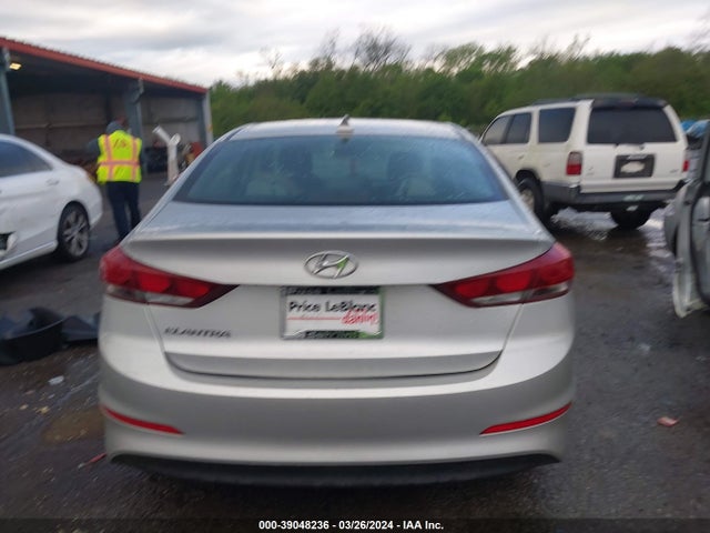 Hyundai ELANTRA SEL 2018 5NPD84LF2JH255934 Image 16