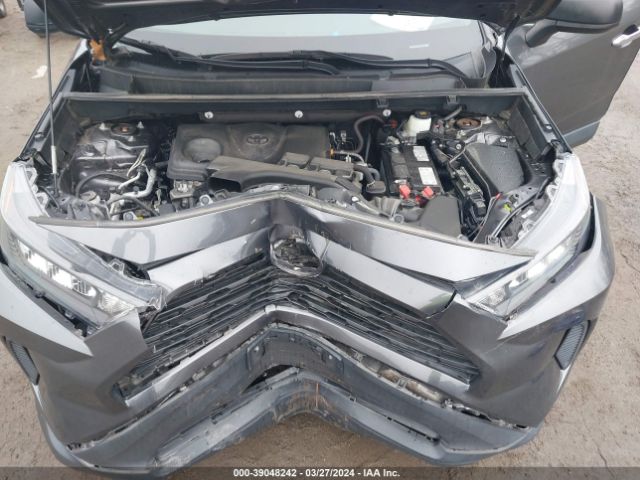 2T3F1RFV8LC135212 Toyota RAV4 LE