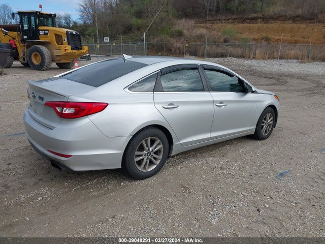 Hyundai SONATA SE 2016 5NPE24AF1GH331080 Image 4