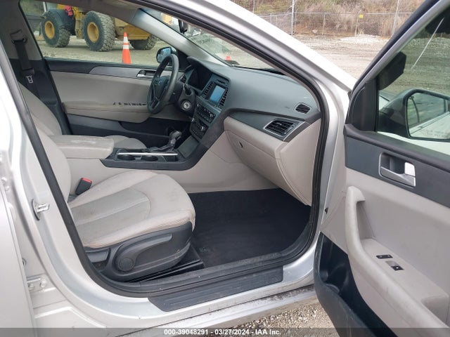 Hyundai SONATA SE 2016 5NPE24AF1GH331080 Image 5