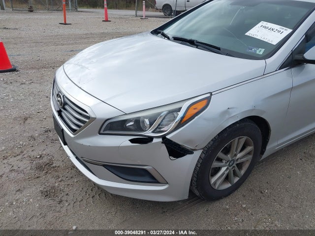 Hyundai SONATA SE 2016 5NPE24AF1GH331080 Image 6